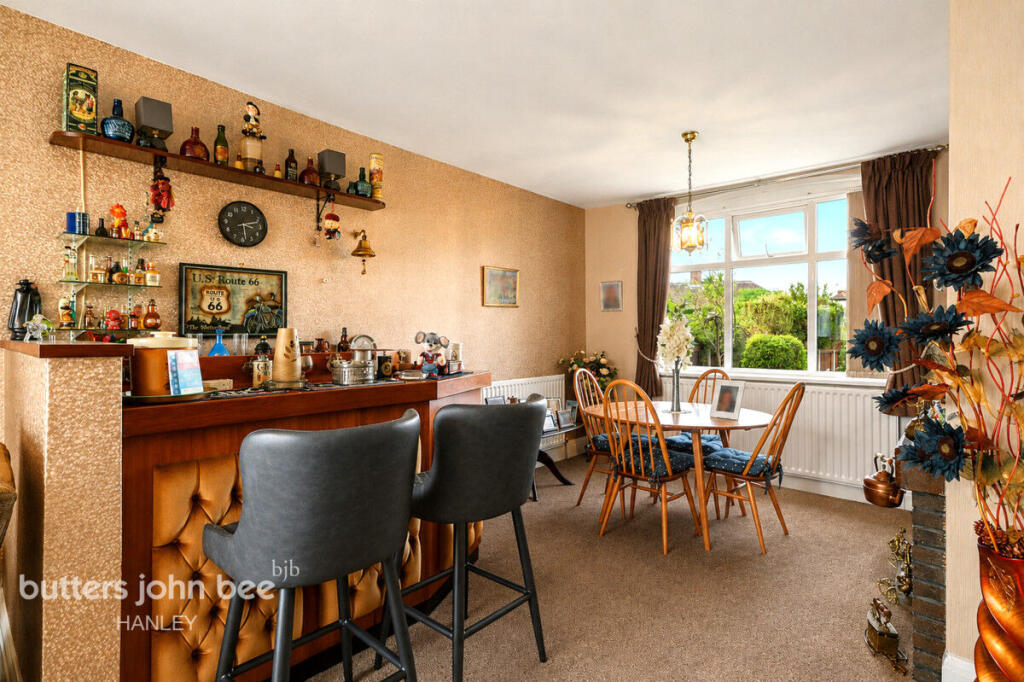 House in Stoke-on-Trent - More