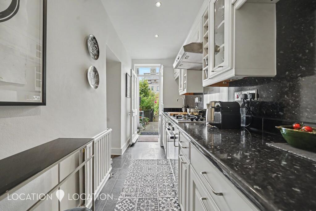 Apartment in London - View 3