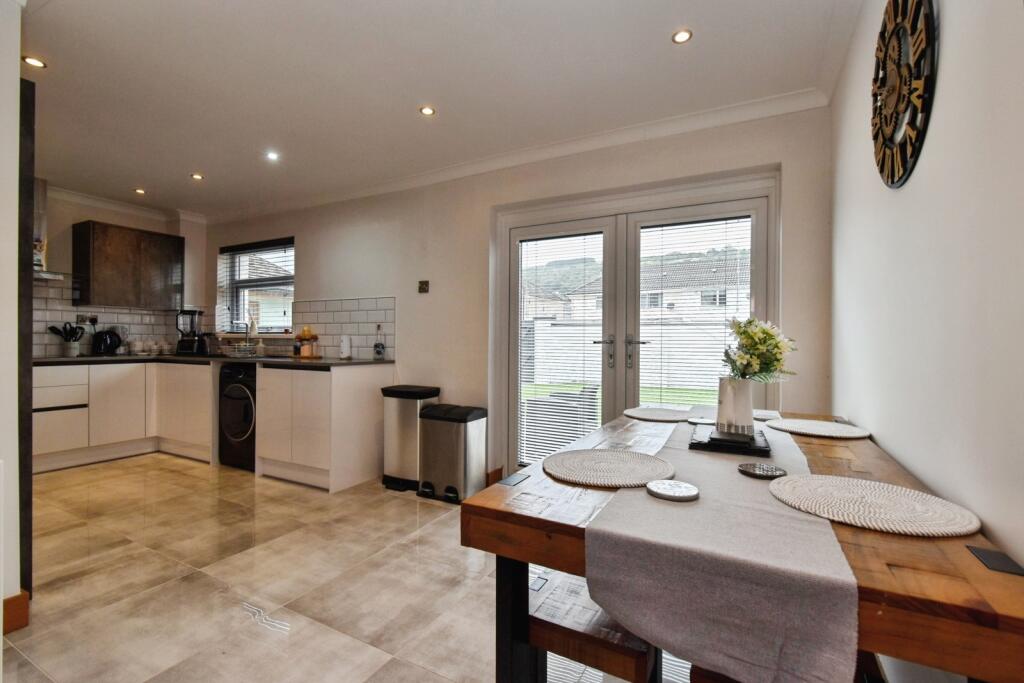 House in Ystalyfera, Neath Port Talbot - View 4