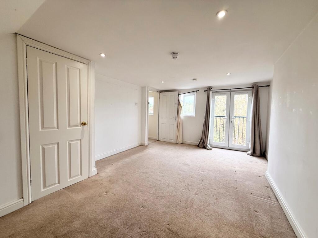 House in Twickenham - View 4