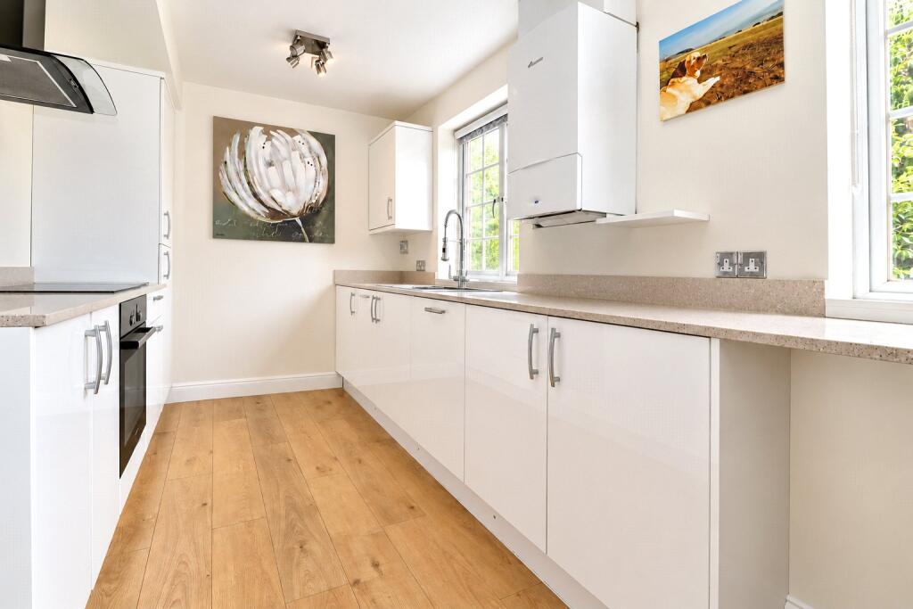 House in Woking, Surrey - View 5