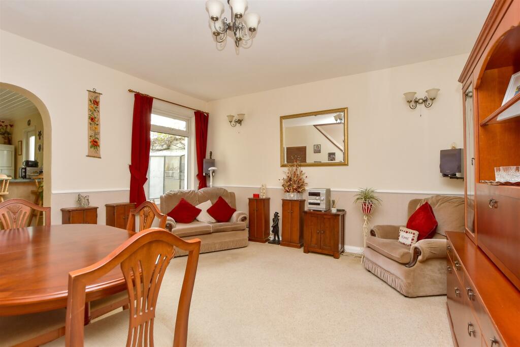 House in Chatham, Medway - More