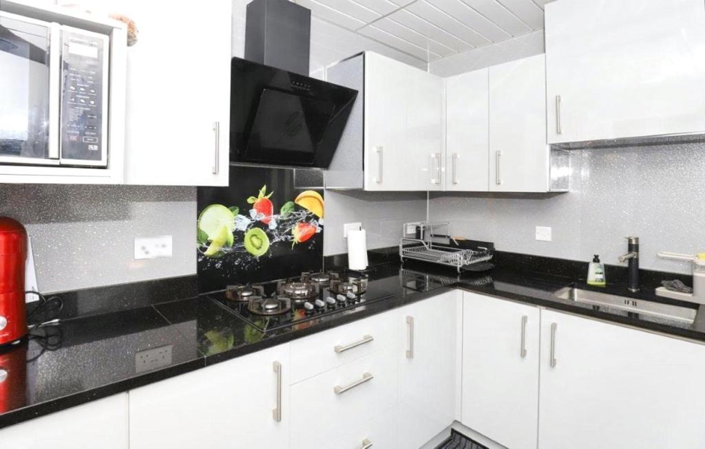 2-bed flat on 35, Holland Road, £145,000