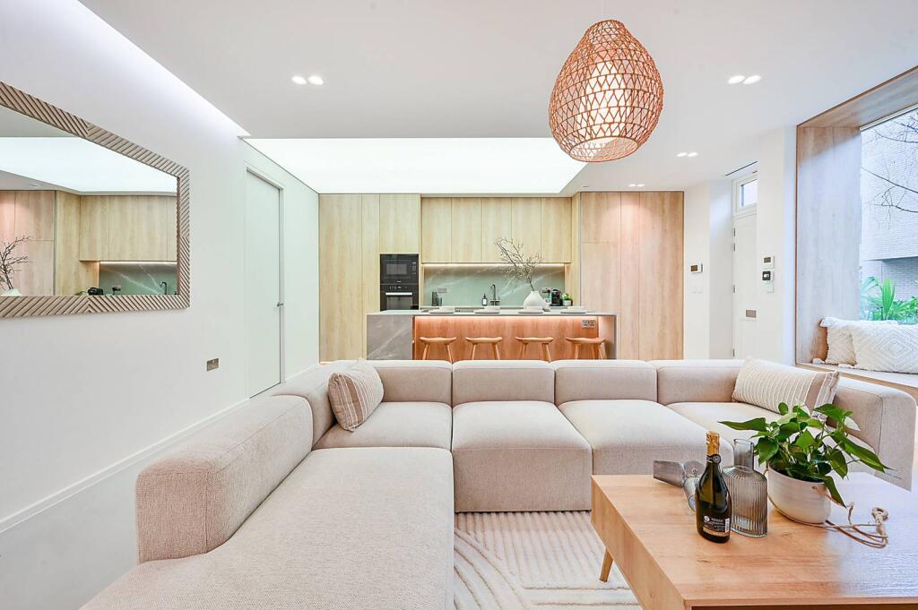 Main image of property: Barrel Yard, Hammersmith, London, W6