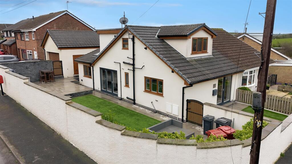 3-bed semi-detached on Pennington Close, Dalton-In-Furness, £325,000