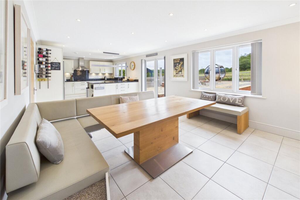 Arlington Grange, Curridge Road, Curridge, Thatcham, RG18 photo 3
