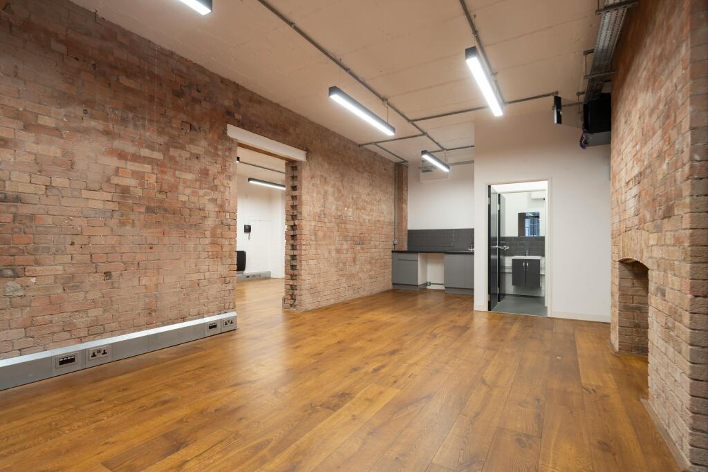 MC4288-9067-HR.jpg