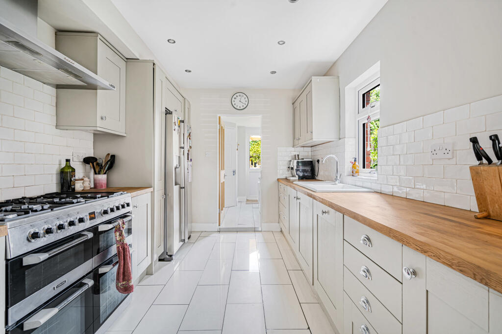 Headley Road, Liphook, Hampshire photo 4