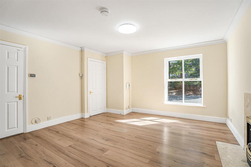 House in Kingston upon Thames - View 4