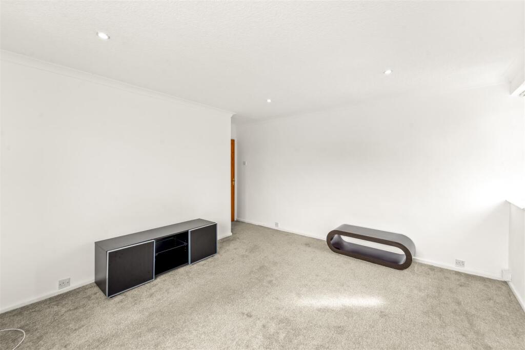 Apartment in Trafford, Greater Manchester - View 4