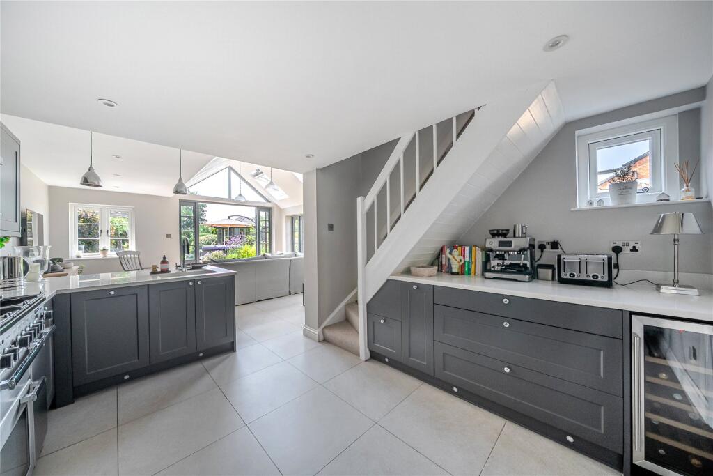 House in Guildford, Send - View 2