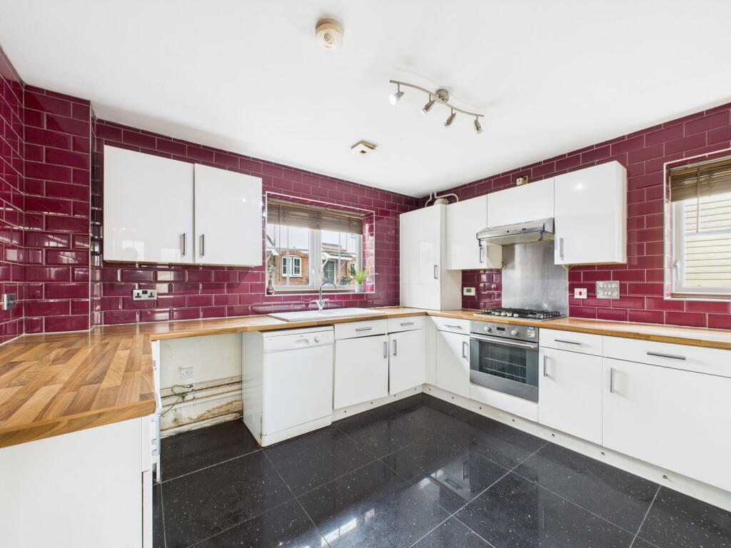 Goodwins Close, Little Canfield, Dunmow, CM6 1SQ photo 4