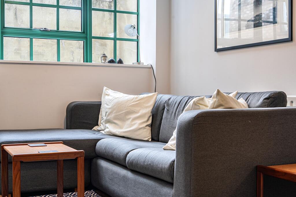 Apartment in London - View 5