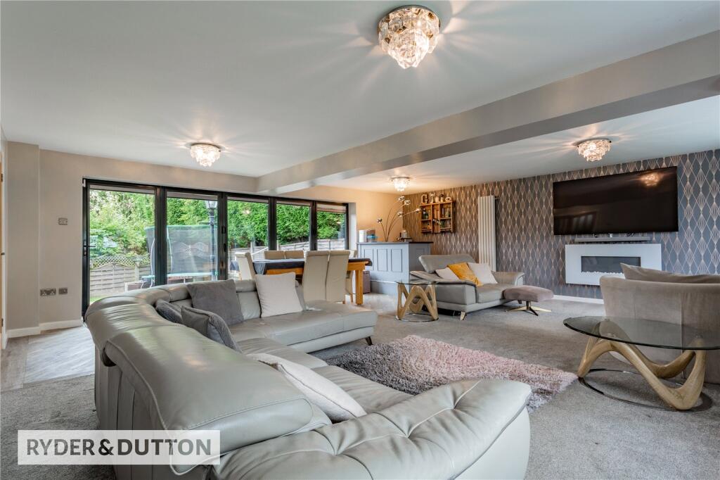 Denbydale Way, Royton, Oldham, Greater Manchester, OL2 photo 2