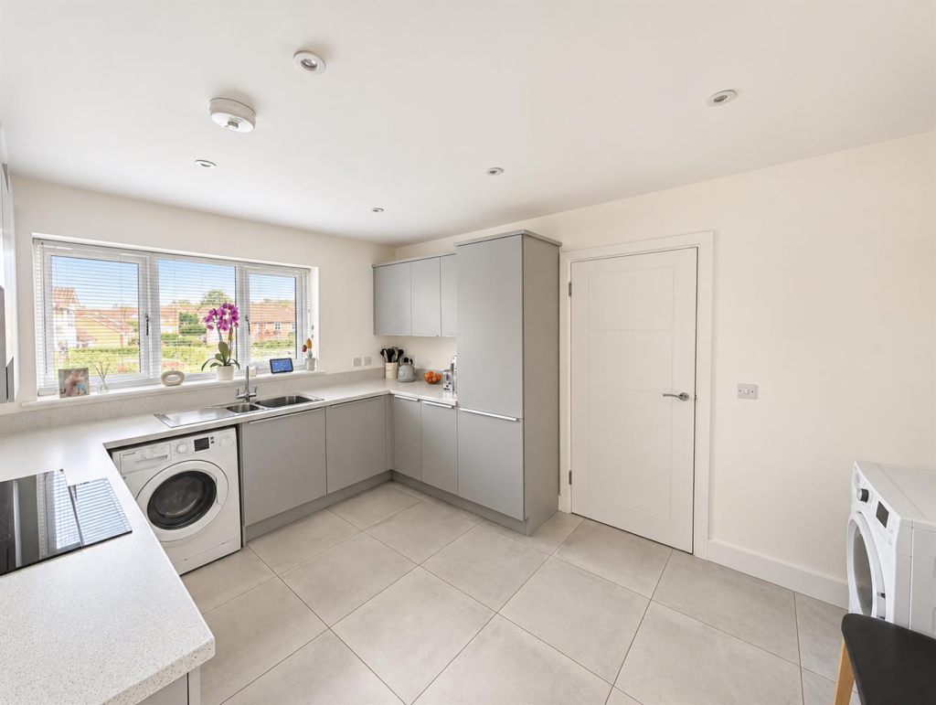 House in Tonbridge - View 3