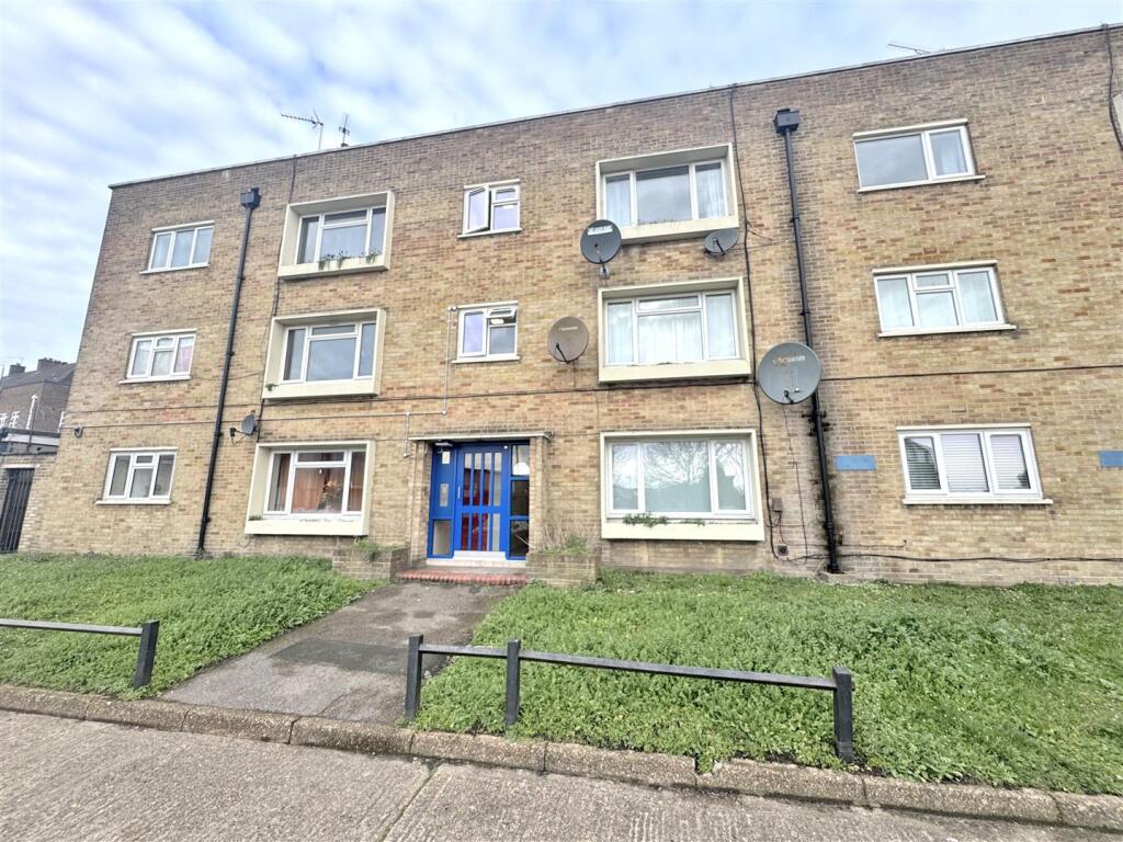Main image of property: Hertford Road, Enfield