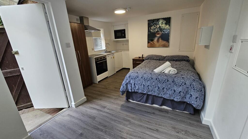 Main image of property: Park Avenue, London, NW2