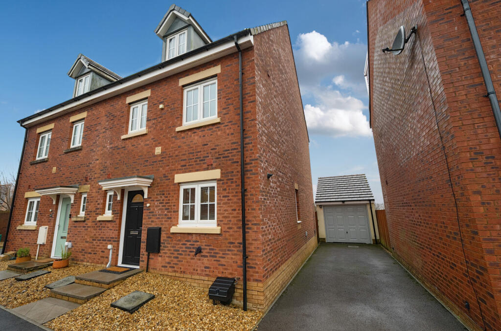 Main image of property: Lonydd Glas, Llanharan, Pontyclun