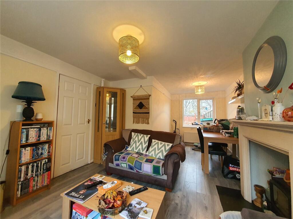 7, West End Court, South Petherton, TA13 photo 4