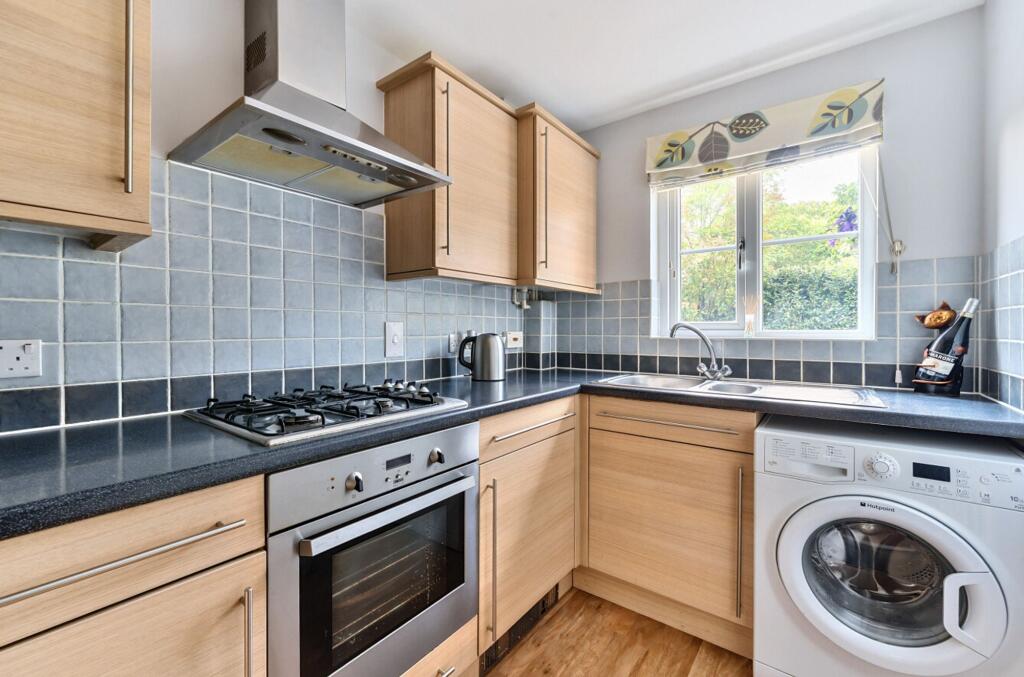 Poperinghe Way, Arborfield, RG2 photo 3