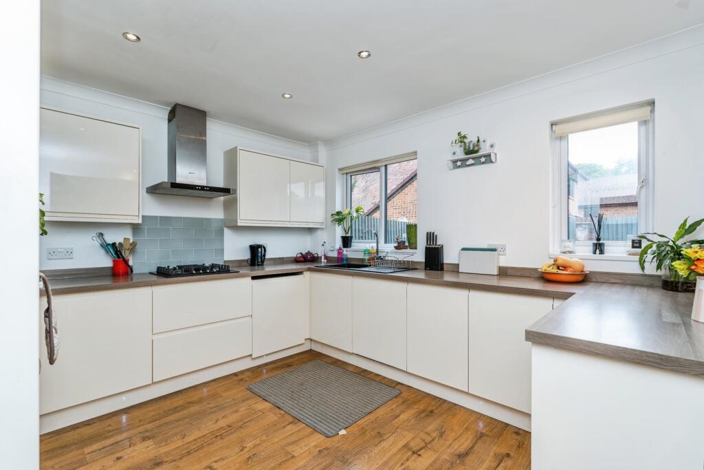 Alder Hill Drive, West Totton, Southampton, Hampshire, SO40 photo 2