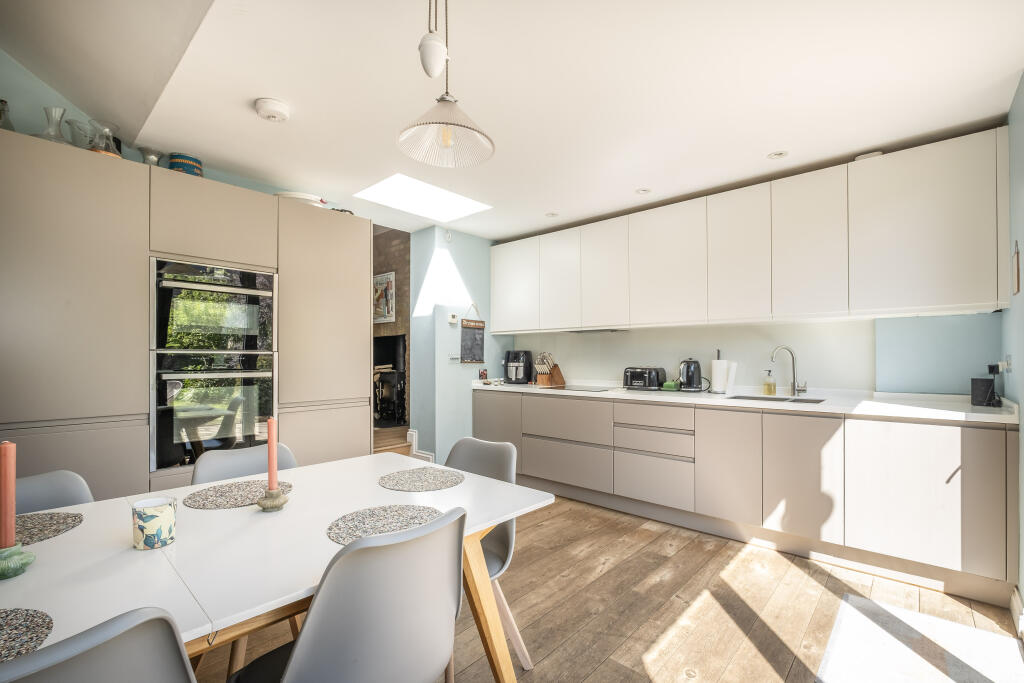 House in Richmond, Kew - View 4