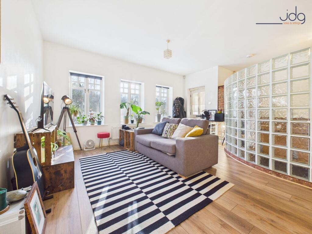 Apartment in Lancaster - View 3