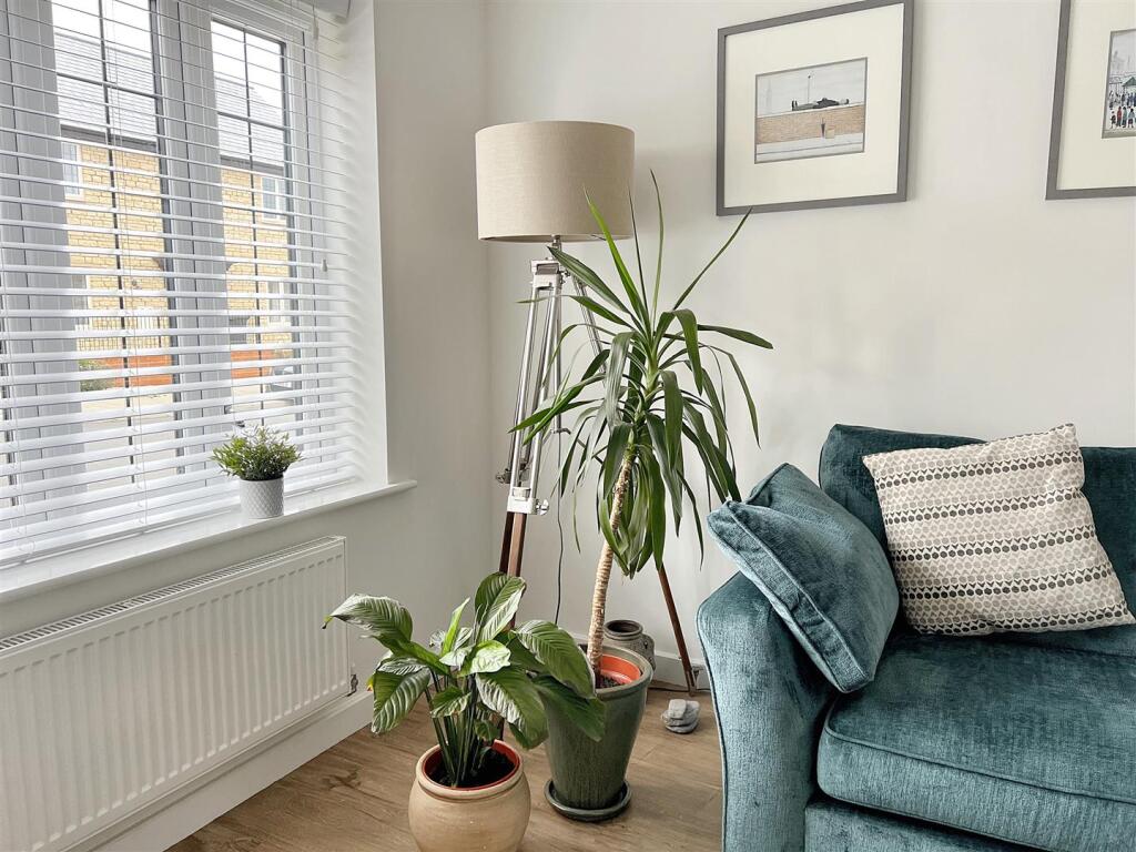 Hollowell Street, Wollaston, Wellingborough - View 6