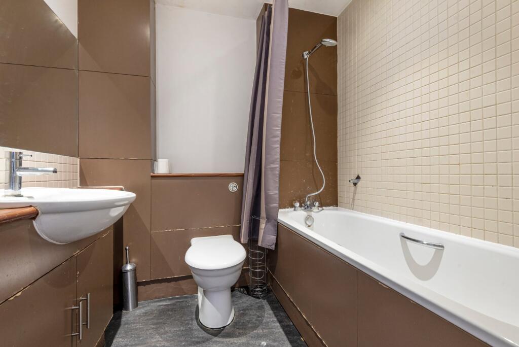 Apartment in London, Norbiton - View 5