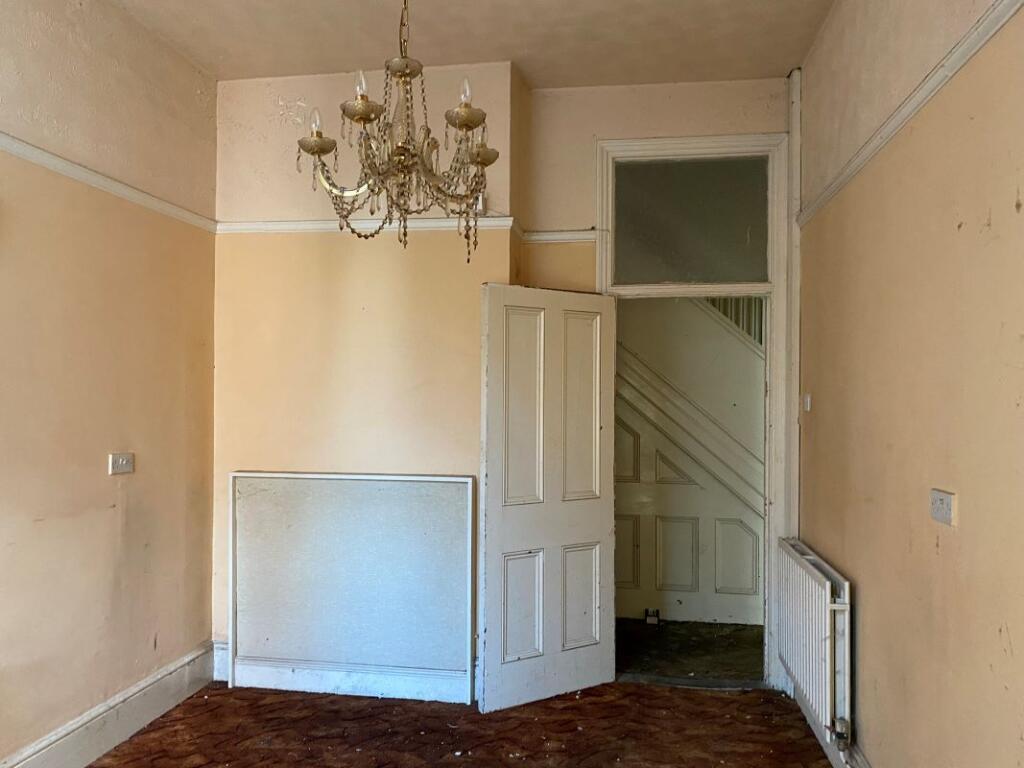 98 Victoria Road North, Southsea, Hampshire, PO5 1QE - More