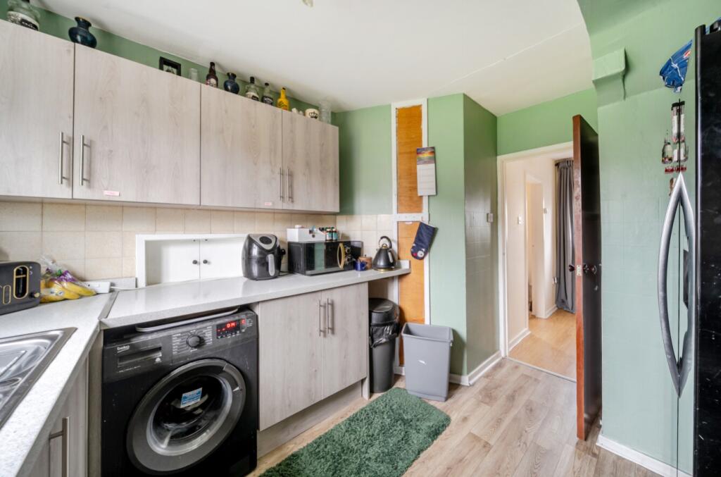 Woodhall Drive, Lincoln, Lincolnshire, LN2 photo 3