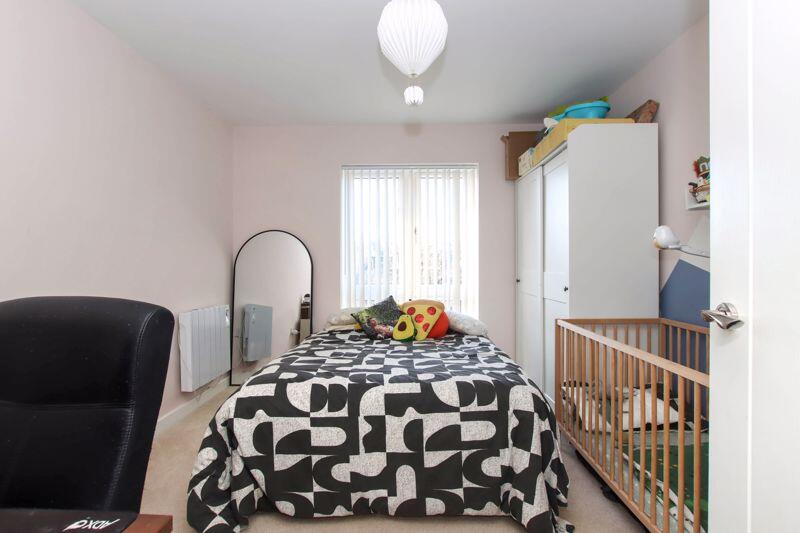 Apartment in Dacorum, Hertfordshire - View 5