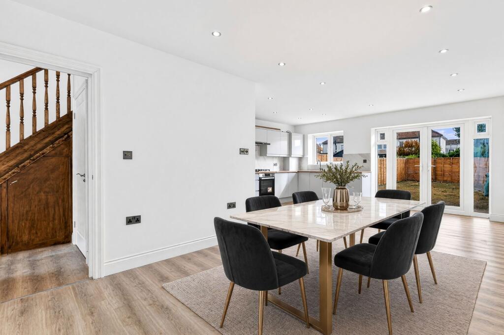 House in Romford - View 2