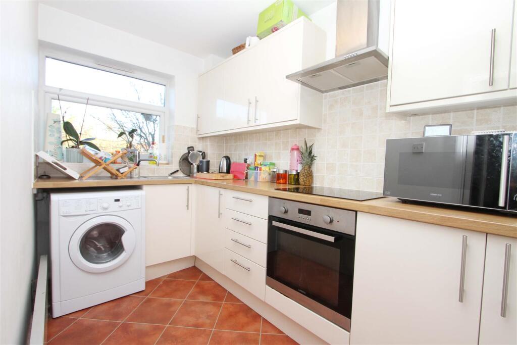 Apartment in Harrow - View 4