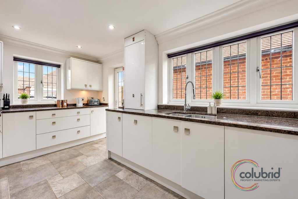 House in Stanford-le-Hope, Essex - View 4