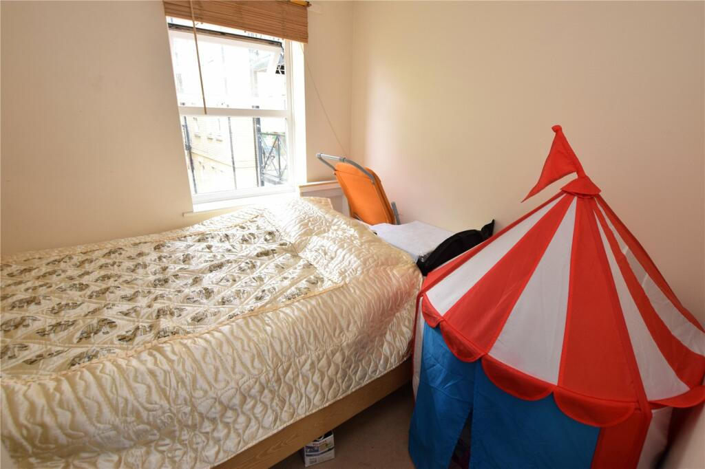 Apartment in London - View 3