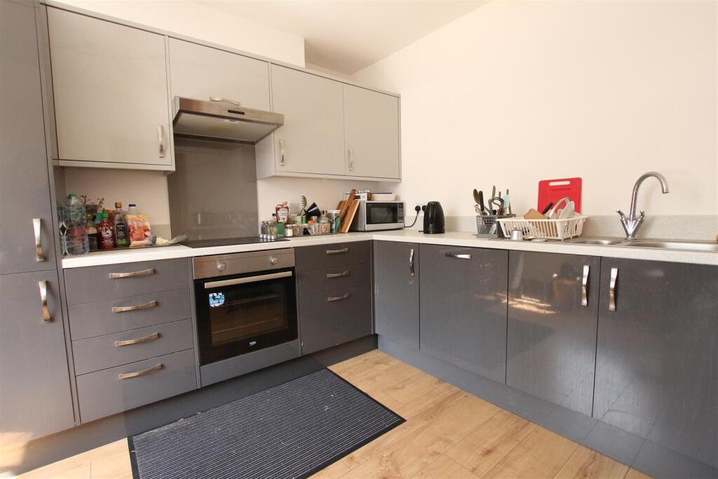 Apartment in Northampton, Phippsville - View 4