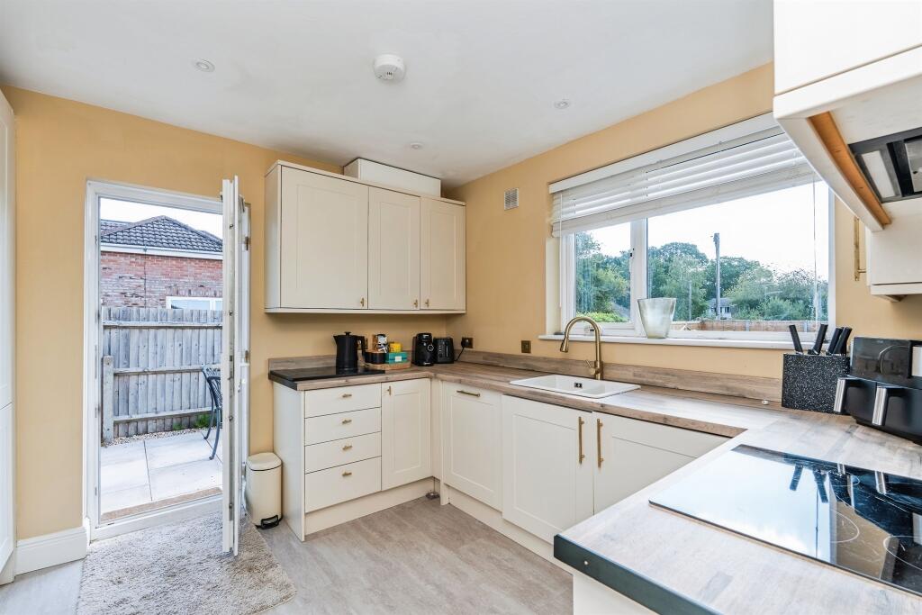 House in Southampton, Brown Hill, North Baddesley - View 4
