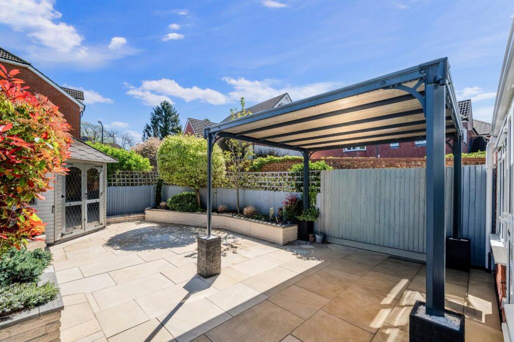 House in Tadworth, Margery - View 5