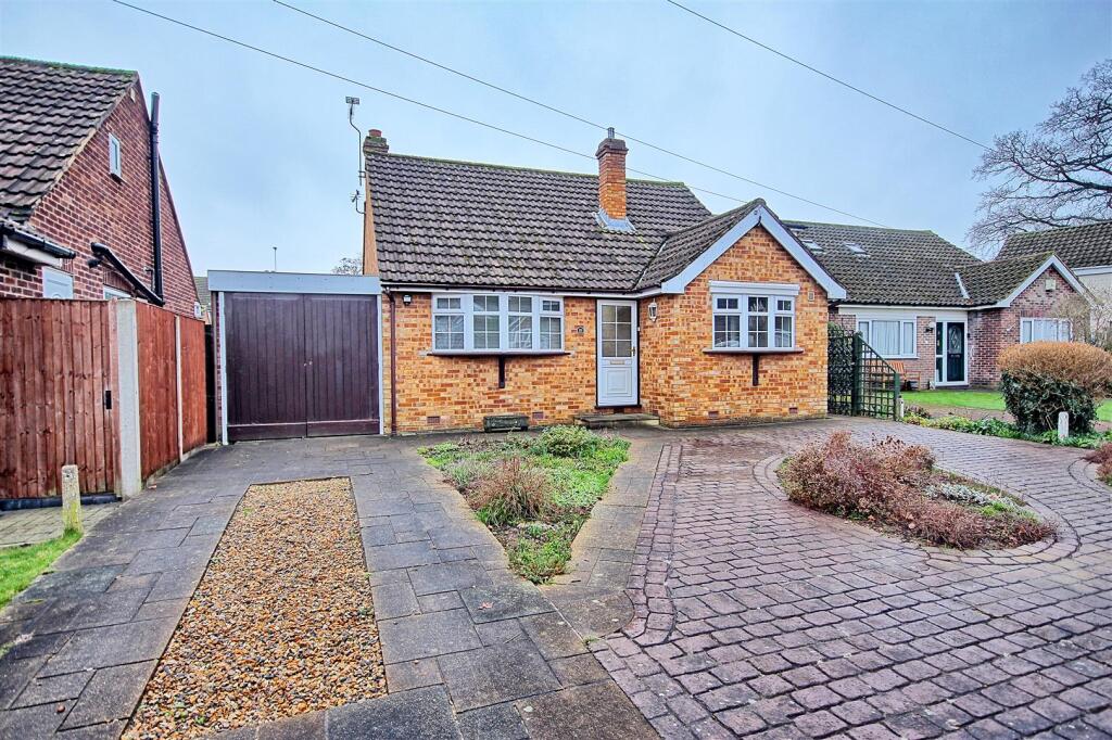 Main image of property: SANDON ROAD - CHESHUNT - CHAIN FREE