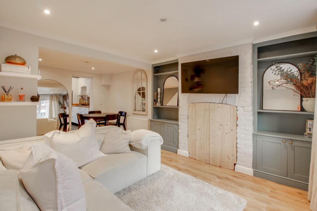 Main image of property: Wing Road, Linslade, LU7