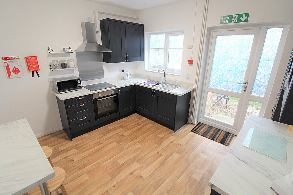 5-bed terraced on Eastfield Road, Peterborough, PE1, £250,000