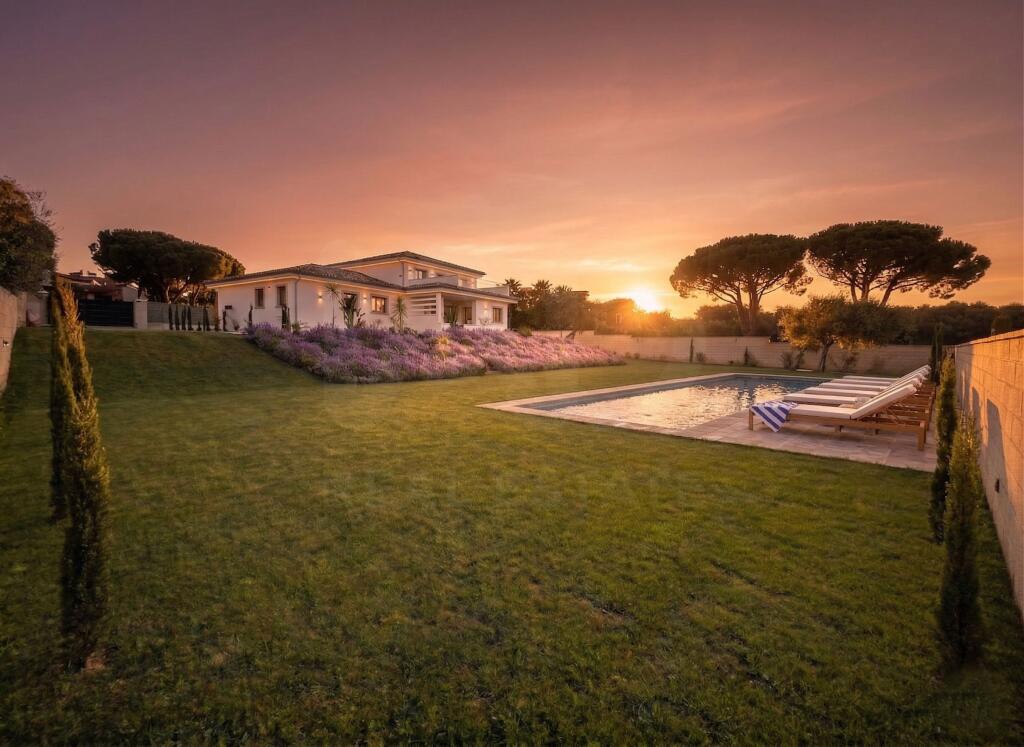 Main image of property: Madrid, Madrid, Valdemorillo