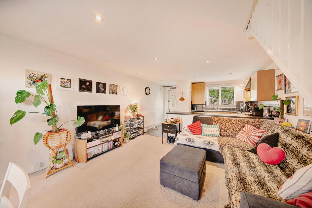 Rudhall Green, Weston-super-Mare photo 3