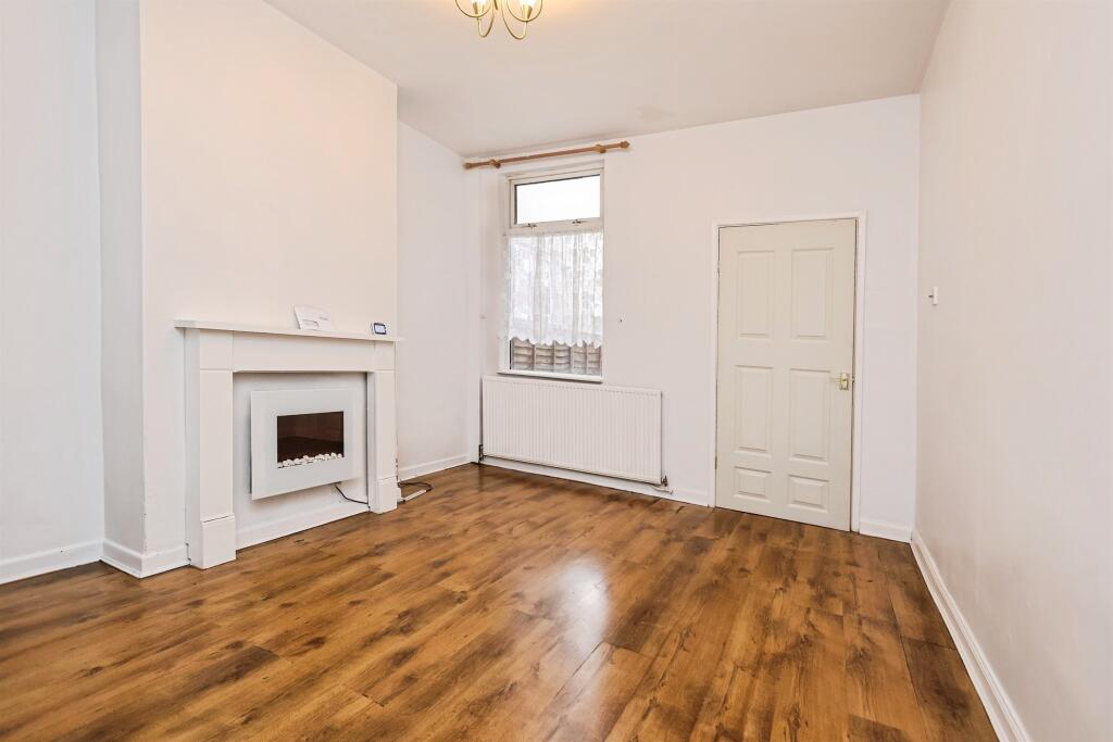 House in Dudley, West Midlands - View 3