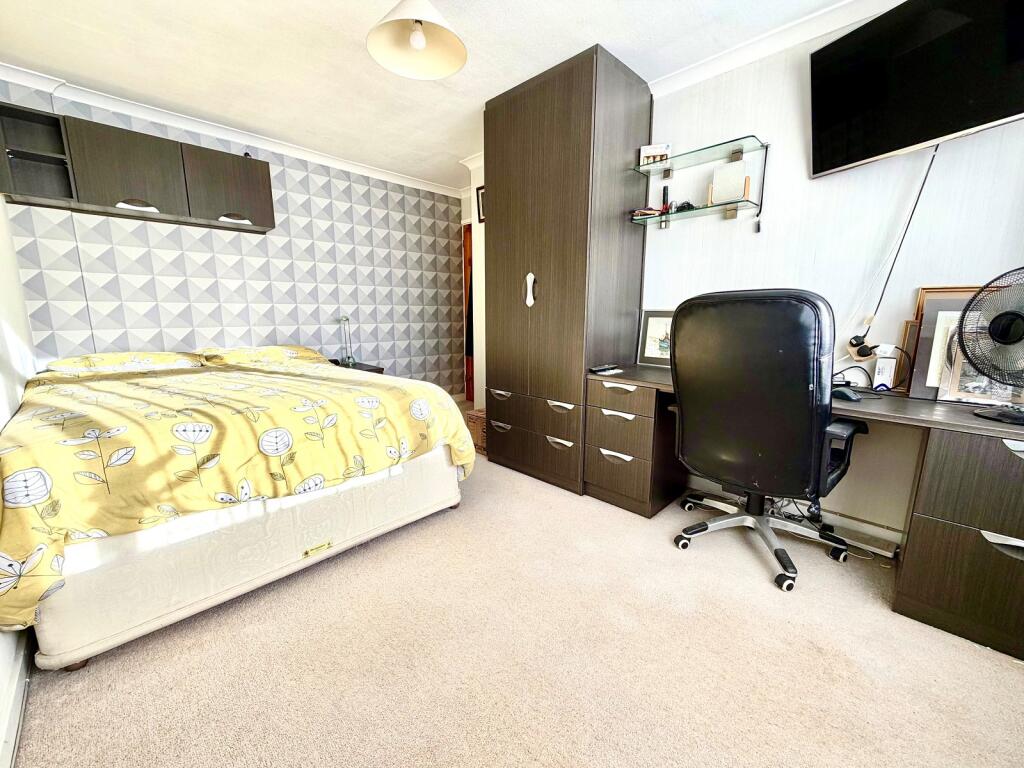Apartment in Kingston upon Thames - More