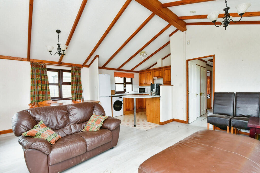 Chippenham, Wiltshire, SN14 photo 2