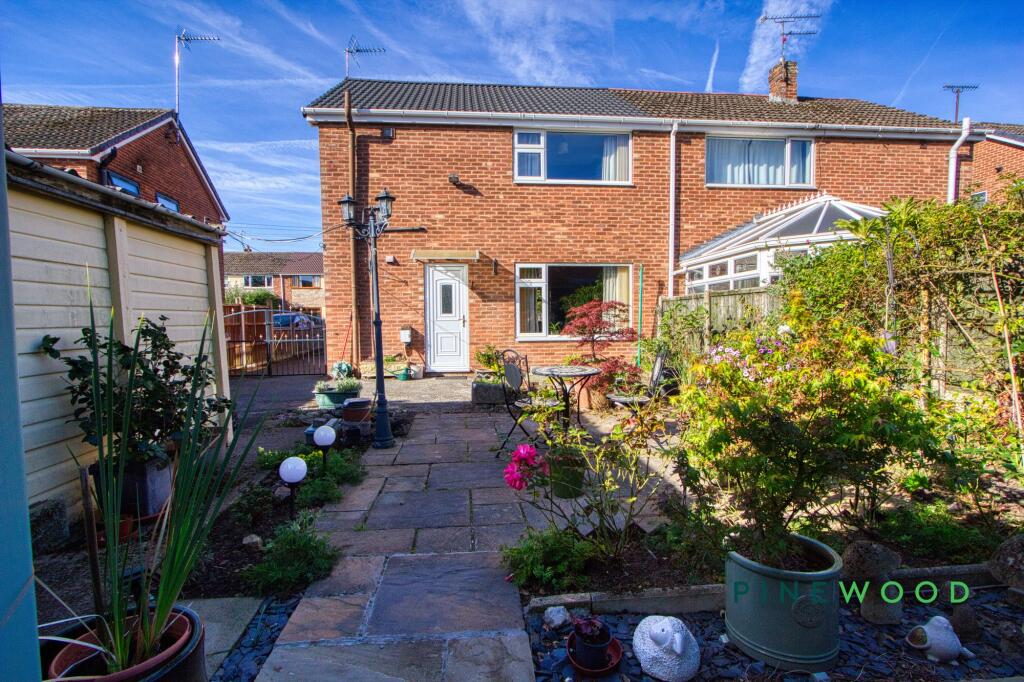 House in North East Derbyshire, Holmgate, Clay Cross - View 4