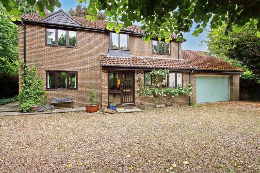 4-bed detached on Ibthorpe Road, Andover, SP11, £575,000