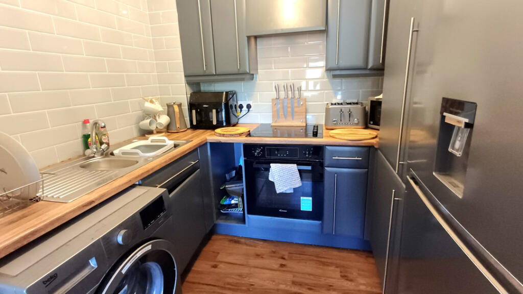 51 Deansgate Lane, Altrincham, WA14 1SP photo 3